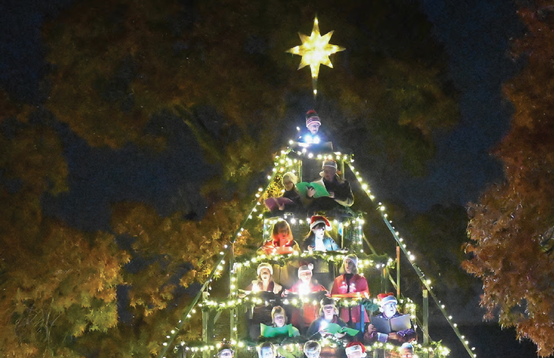Choir-Filled Christmas Tree Choir-Filled Christmas Tree